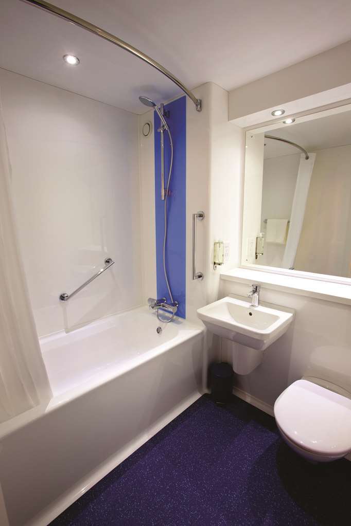 Travelodge Maidstone Central Room photo